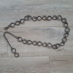 Infinity loop chain belt